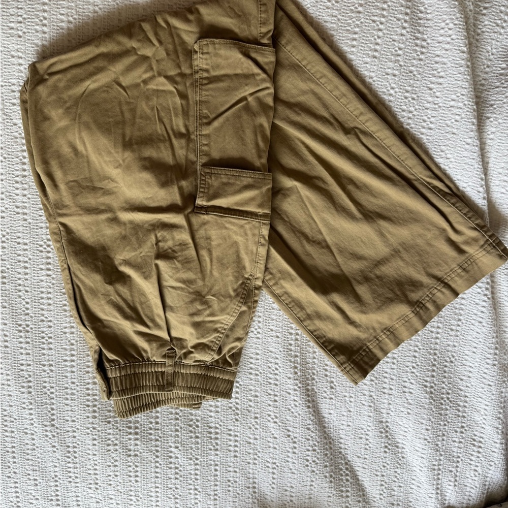 Old Navy Khaki Cargo Pants
